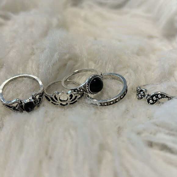 Black ring- Size 6 - Picture 1 of 6